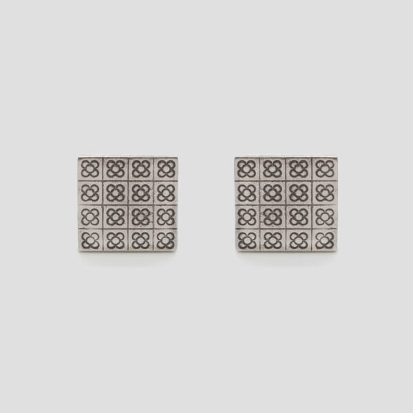 Pendientes azulejo Barcelona de plata de ley, joya creada y hecha a mano por Comin Joieria Creativa