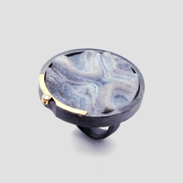 Anillo calcedonia